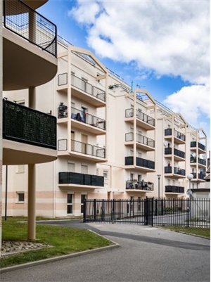 t4 à la vente -   18000  BOURGES, surface 80 m2 vente t4 - UBI472939631